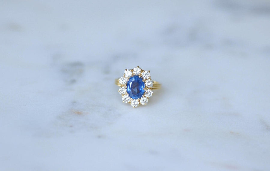 Bague Marguerite Saphir Ceylan 1.70 Cts et Diamants sur Or jaune