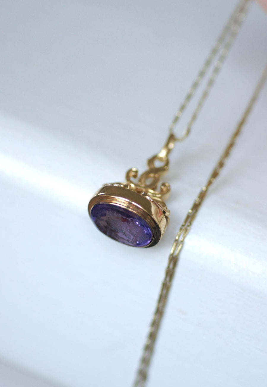 Pendentif Sceau Cachet Ancien en Or Jaune et Améthyste Intaille Armoirie Ecclésiastique