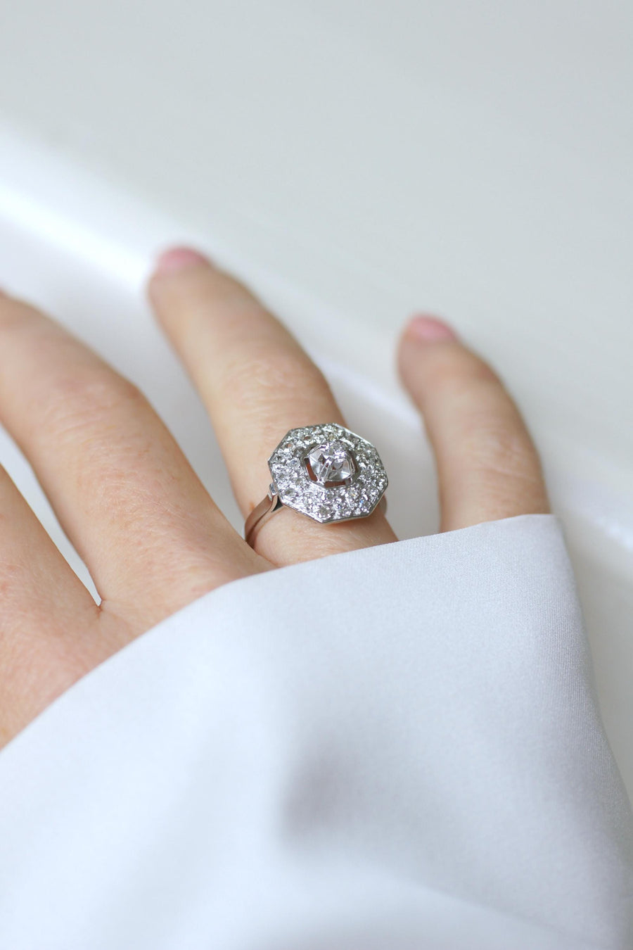Bague Octogonale Art Déco Platine et Diamants 0,65 Ct