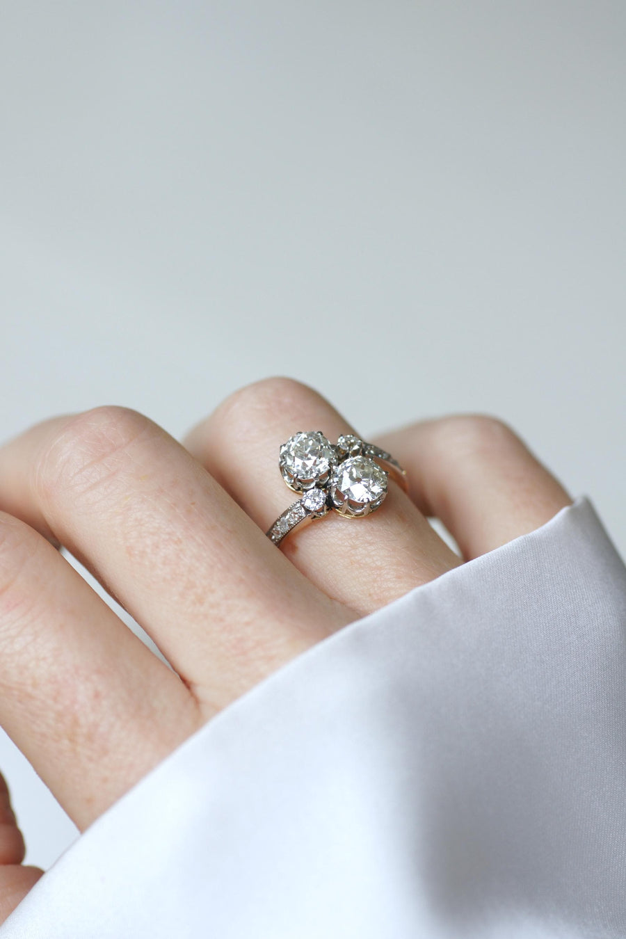 Bague Ancienne Toi et Moi Diamants 2,60 Cts sur Or Jaune et Platine