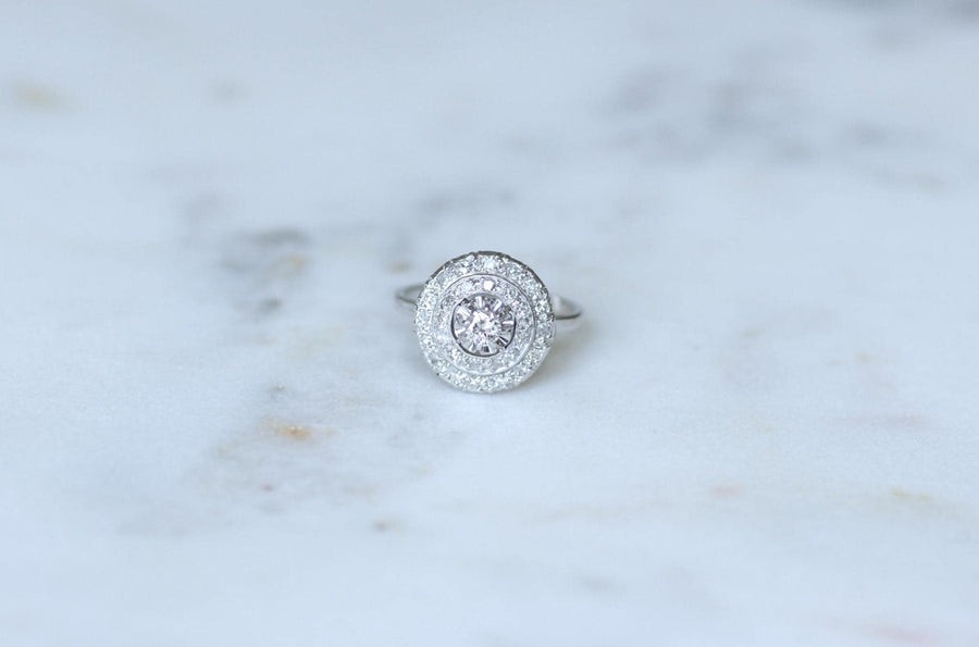 Bague Cible Art Déco Double Entourage Diamants 0,60 Ct sur Or Blanc et Platine