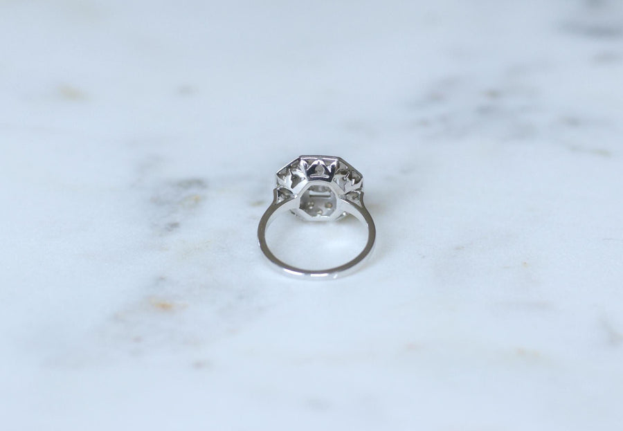 Bague Octogonale Art Déco Platine et Diamants 0,65 Ct