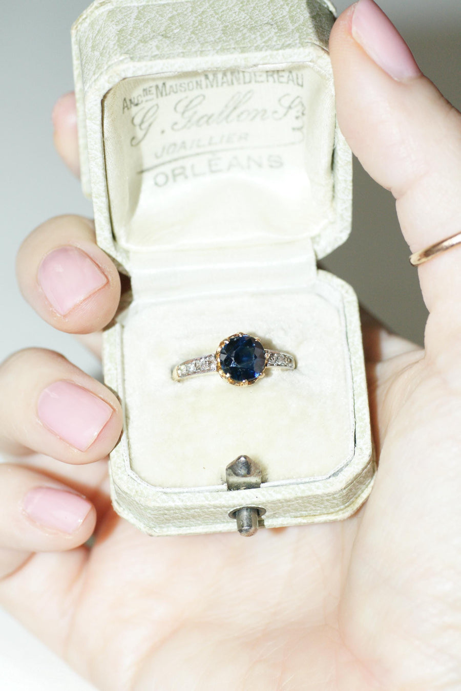 Bague Belle Epoque Saphir 1,50 Cts et Diamants sur Or Jaune et Platine