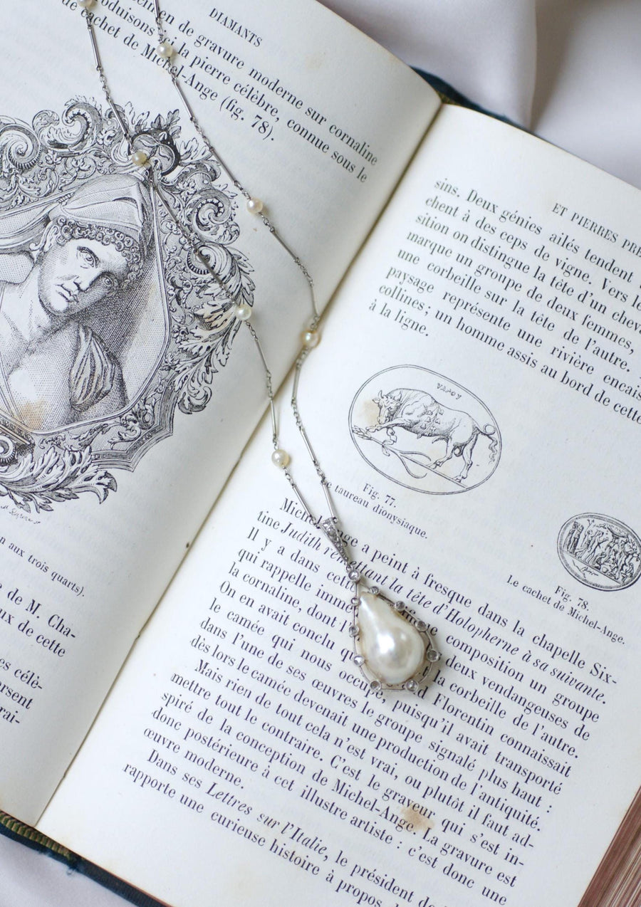 Collier Art Déco Pendentif Goutte Perle & Diamants sur Or et Platine