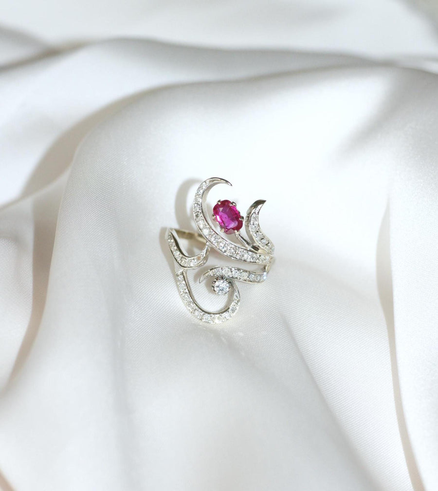 Bague Arabesque Rubis Birman Non Chauffé et Diamants sur Or Blanc
