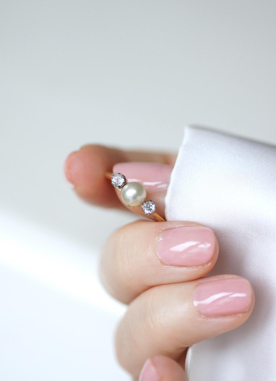 Bague Ancienne Perle Fine et Diamants sur Or et Platine