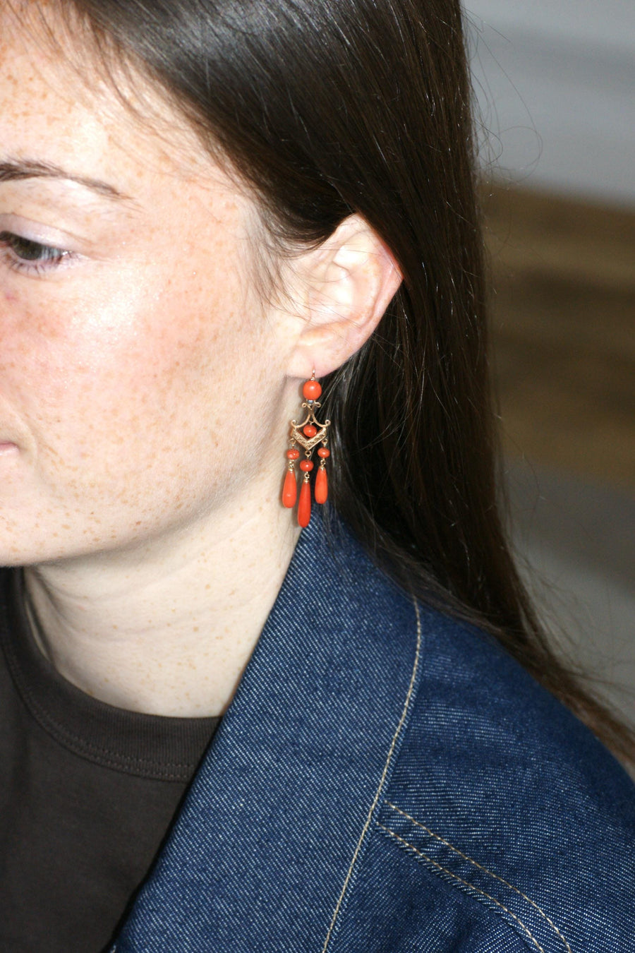 Boucles d'Oreilles Girandoles Anciennes Or Rose et Goutte de corail