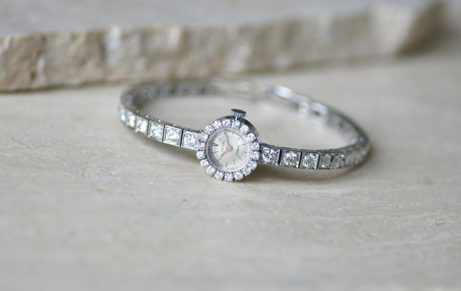 Montre Bracelet de Dame Astral Diamants 5,70 Cts sur Or Blanc Années 60