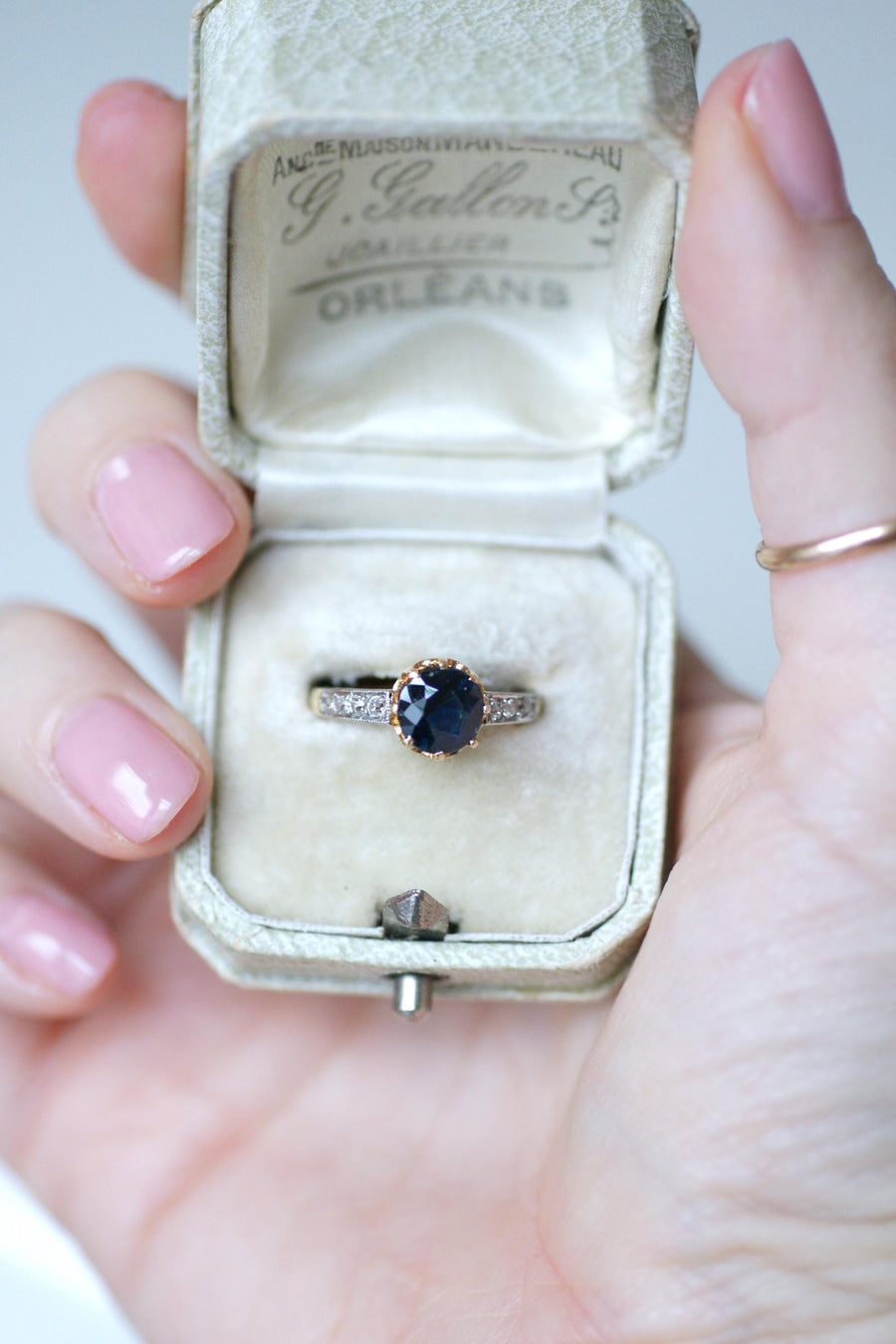 Bague Belle Epoque Saphir 1,50 Cts et Diamants sur Or Jaune et Platine