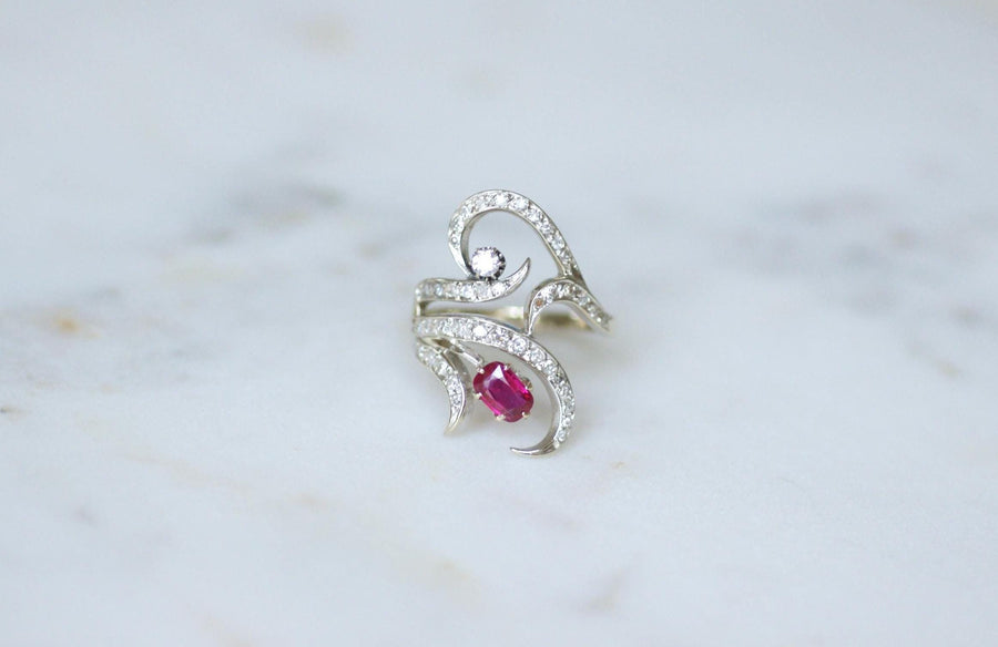 Bague Arabesque Rubis Birman Non Chauffé et Diamants sur Or Blanc