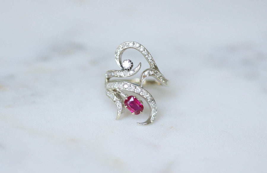 Bague Arabesque Rubis Birman Non Chauffé et Diamants sur Or Blanc