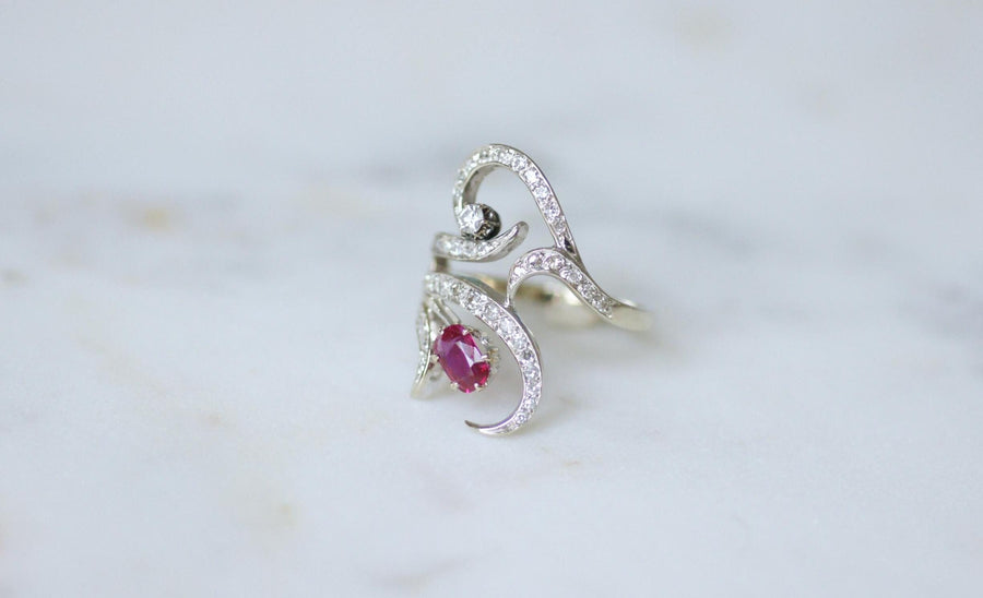Bague Arabesque Rubis Birman Non Chauffé et Diamants sur Or Blanc