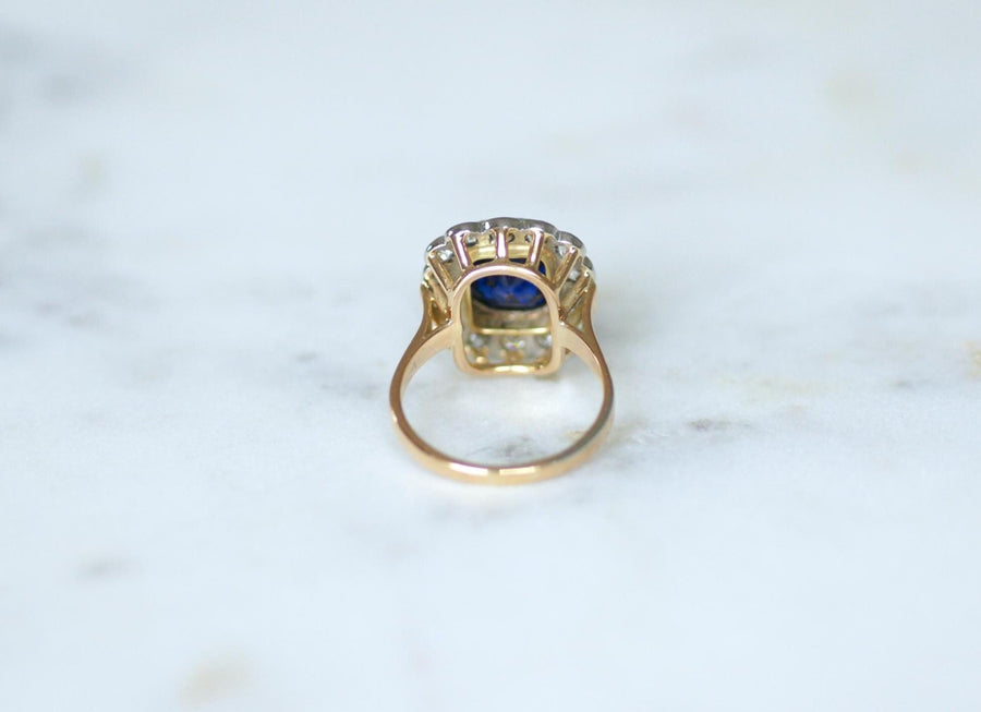 Bague Pompadour Art Déco Saphir Siam Non Chauffé 3,65 Cts et Diamants sur Or Rose et Blanc