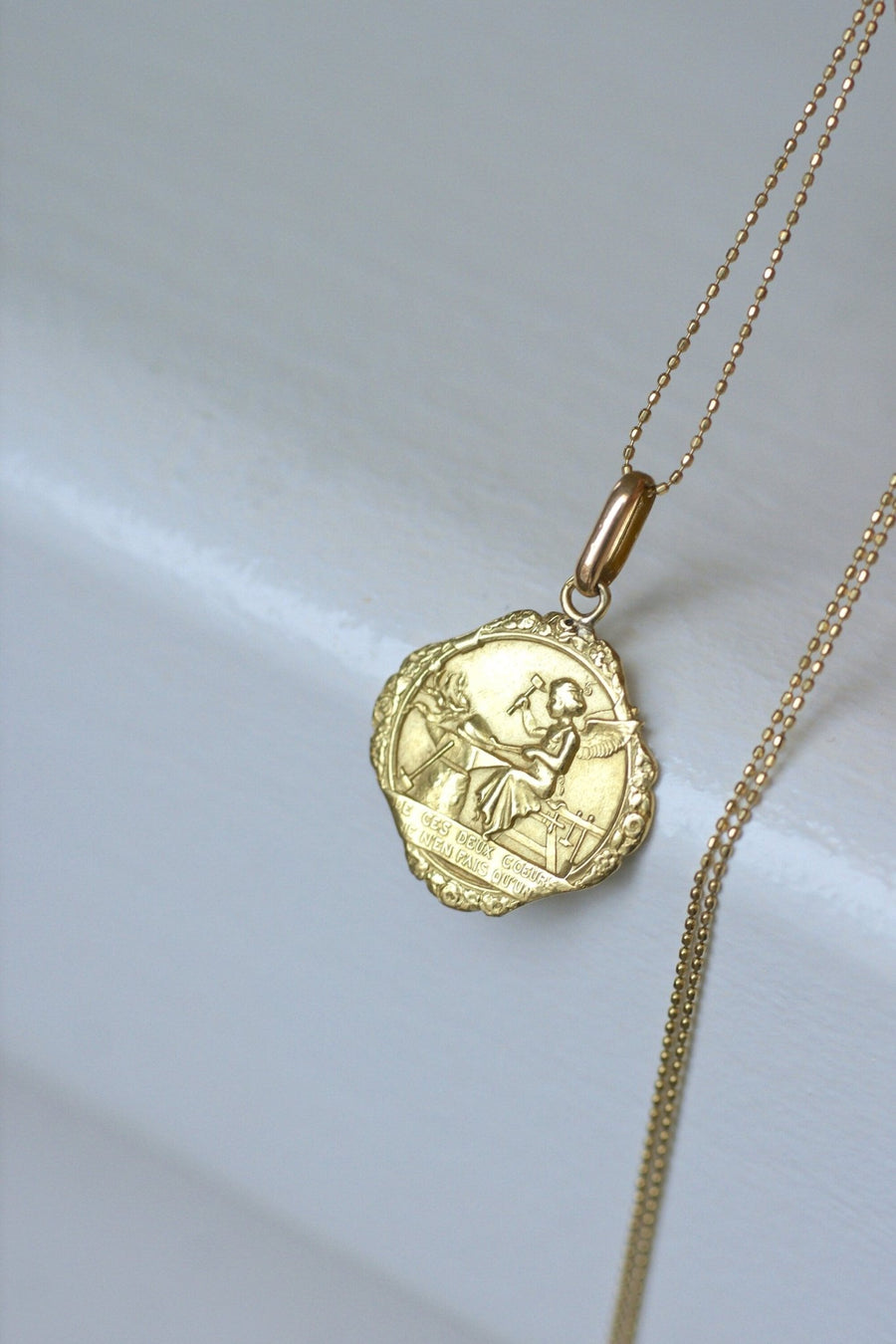 Médaille d'Amour Ange Augis Or Jaune - Galerie Pénélope