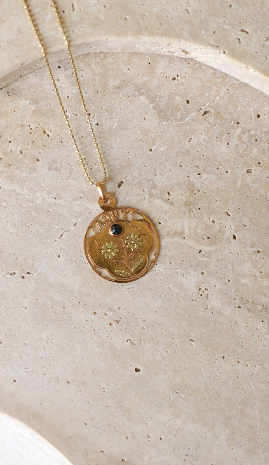 Médaille Pendentif Août Or Jaune - Galerie Pénélope