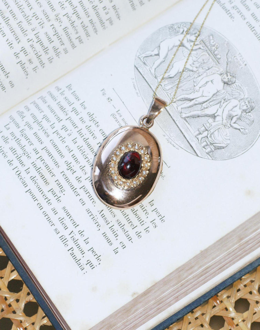 Médaillon Ancien Cabochon Grenat et Perles sur Or Rose - Galerie Pénélope