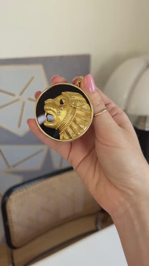 Jean & Pierre Bellin Pendentif Zodiaque Lion en Or Jaune et Onyx Années 70