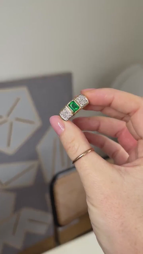 Bague Vintage Emeraude Colombienne et Diamants sur Or Jaune