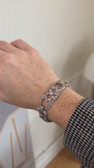Art Deco Link Bracelet with 9.50 Carats of Diamonds in Platinum and White Gold