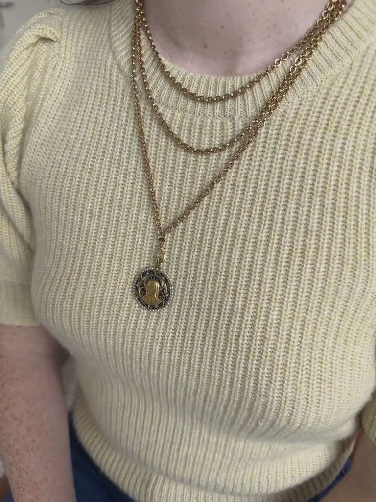 Médaille ancienne Vierge Marie, émail plique à jour, perles fines et diamants sur or