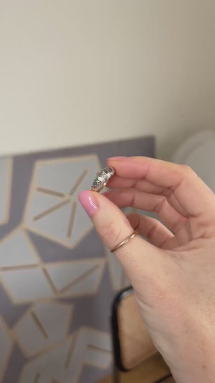 Bague Ancienne Jarretière Diamants Taillés en Table et en Rose sur Or rose et Argent