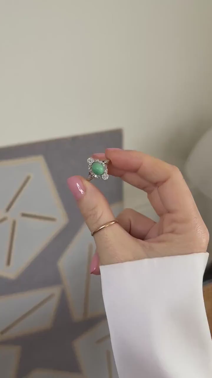 Bague Belle Epoque Turquoise Entourage Diamants 0.75 Ct sur Or Jaune et Platine