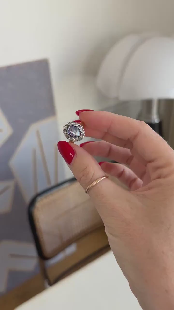 Bague Marguerite Ancienne Saphir de Ceylan 1,50 Cts et Diamants sur Or jaune et Platine