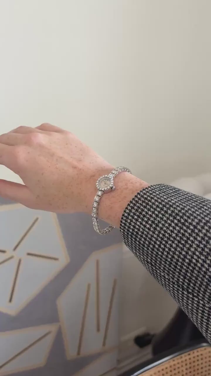 Montre Bracelet de Dame Astral Diamants 5,70 Cts sur Or Blanc Années 60