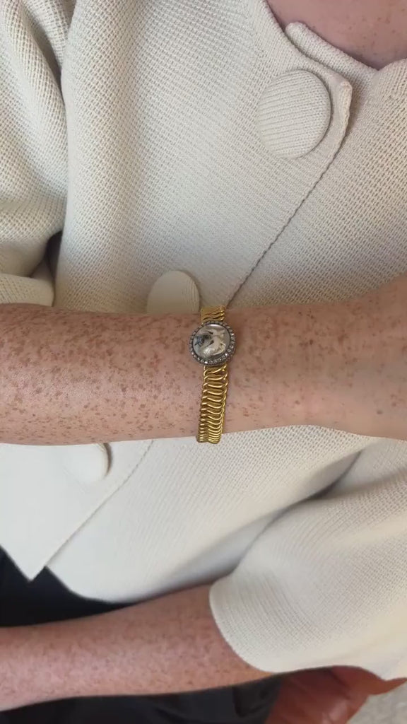 Bracelet Ancien Gourmette en Or jaune et Fixé Sous Verre Chien Diamants
