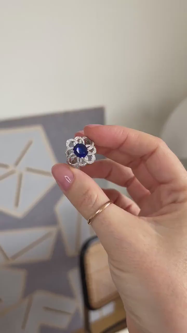Bague fleur Volutes Saphir de Ceylan 2.80 Cts et Diamants sur Or Blanc