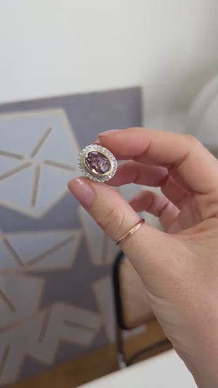 Bague Style Art Déco Ovale Améthyste et Diamants sur Or Jaune et Blanc