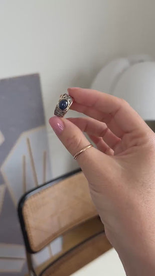 Bague Saphir Cabochon 2,80 Cts et Diamants sur Or jaune et Argent