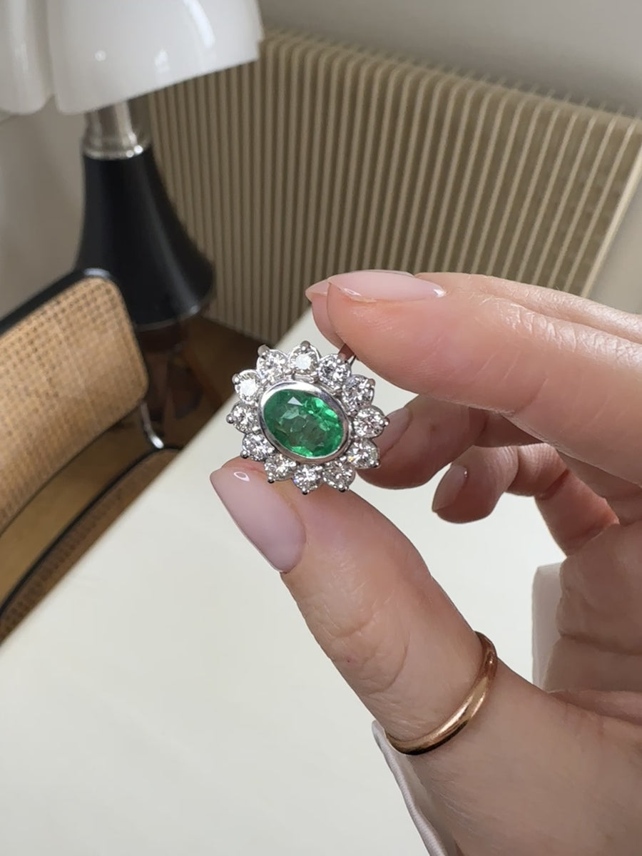 Bague marguerite Emeraude 1.60 Cts et diamants