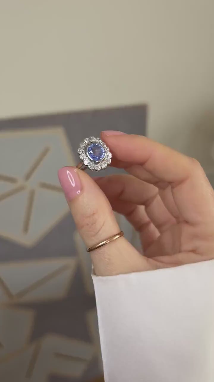 Bague Pompadour Art Déco Saphir de Ceylan 2,80 Cts et Diamants sur Platine