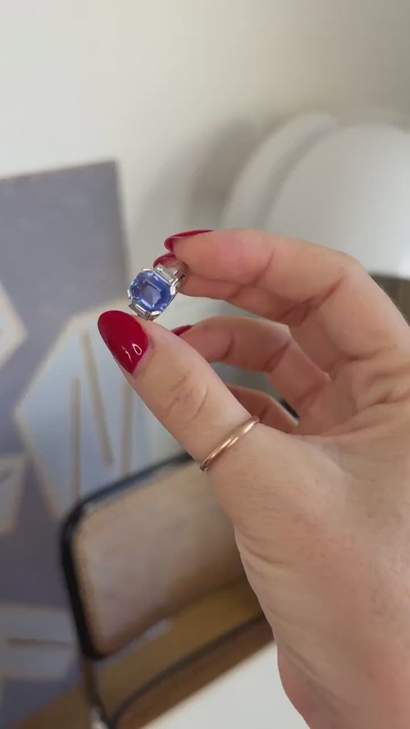 Bague Saphir Ceylan Non Chauffé 4,50 Cts et Diamants Baguettes sur Or et Platine