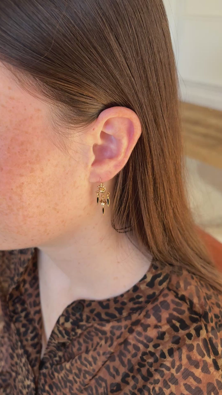 Boucles d'Oreilles Anciennes Pendantes Email et Perles