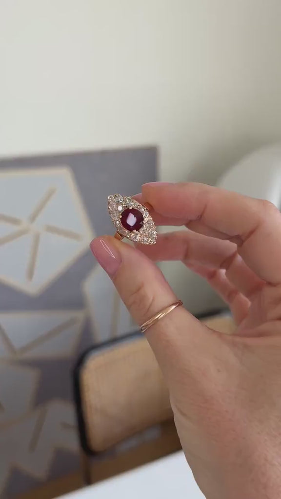 Bague Marquise Ancienne Spinelle Rouge et Diamants sur Or rose