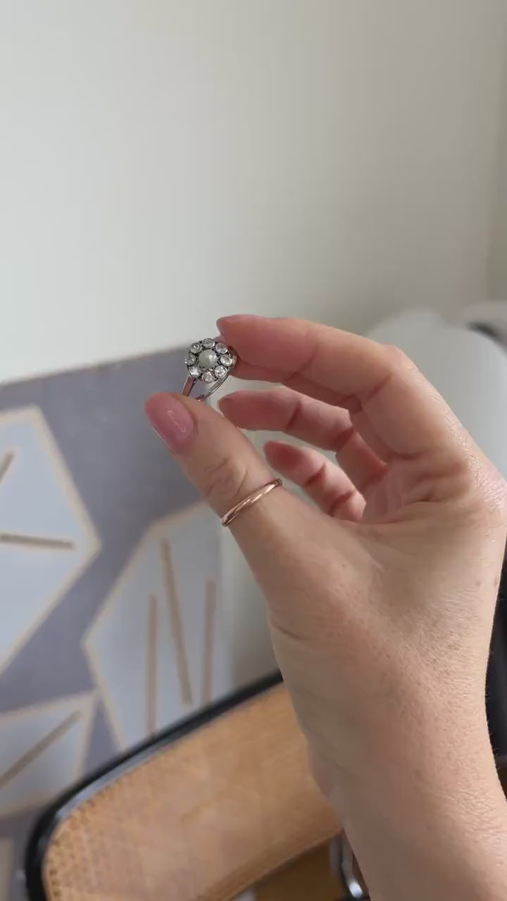 Bague Marguerite Ancienne Perle Bouton et Diamant sur Or Blanc et Platine