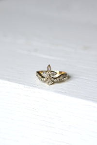 Bague fleur best sale de lys ancienne