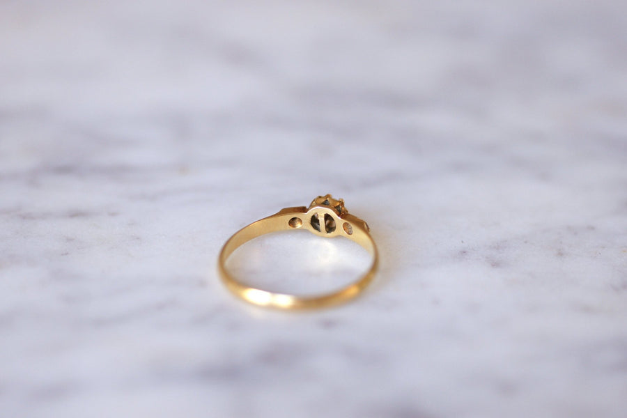 Bague ancienne en or jaune, perle fine, et diamants - Galerie Pénélope