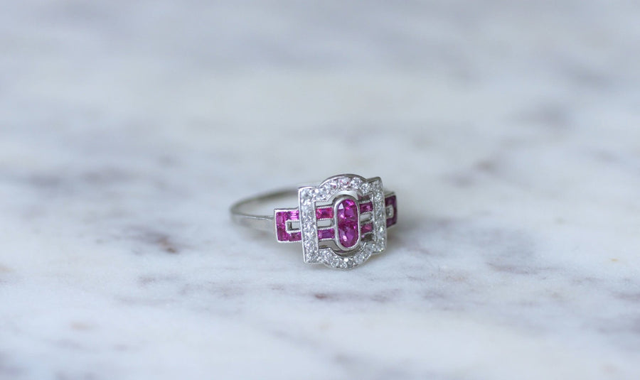 Bague Art Deco diamants et rubis calibrés - Galerie Pénélope