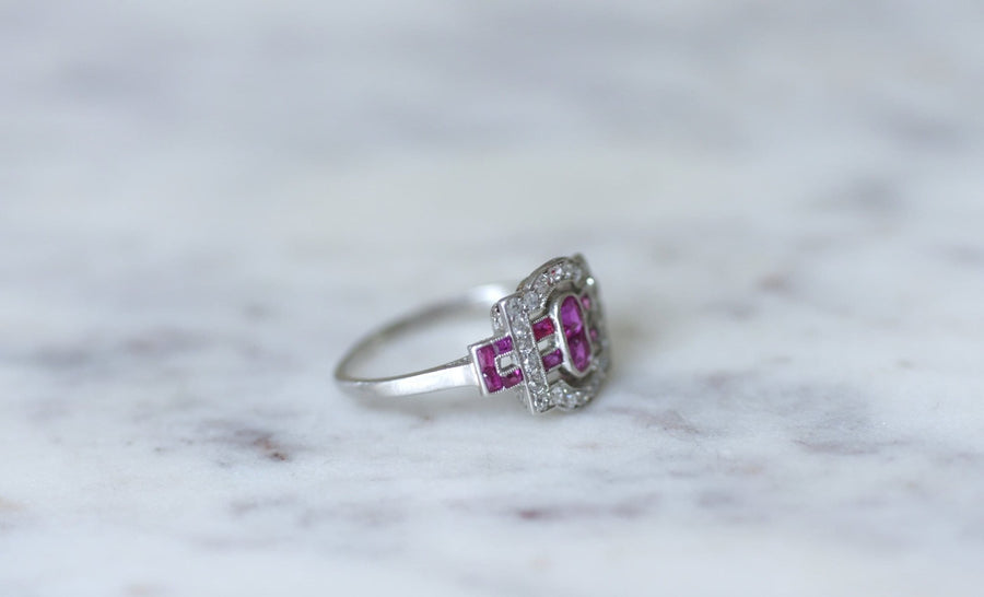 Bague Art Deco diamants et rubis calibrés - Galerie Pénélope