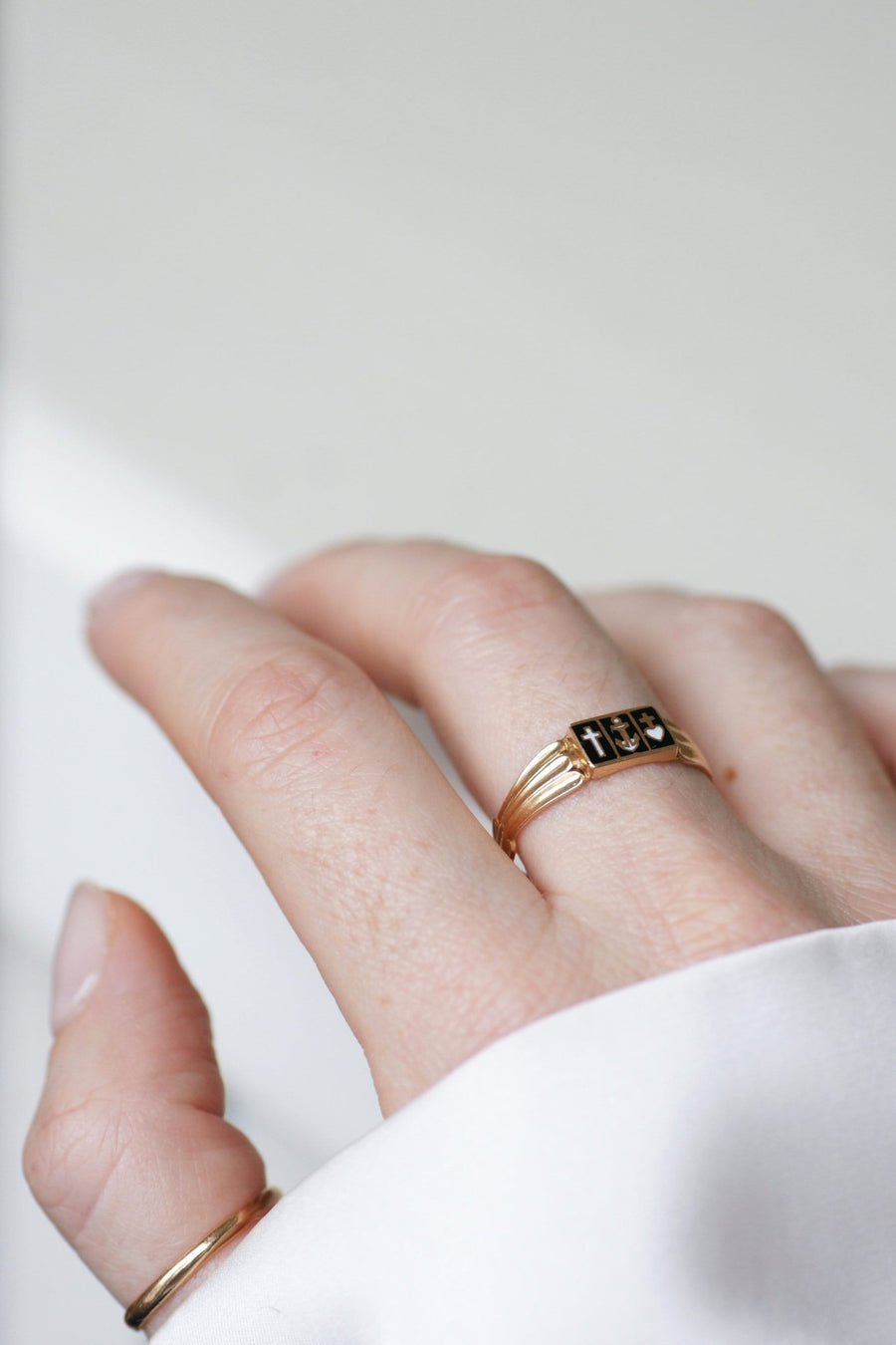 Bague Capelet régionale or et émail - Galerie Pénélope