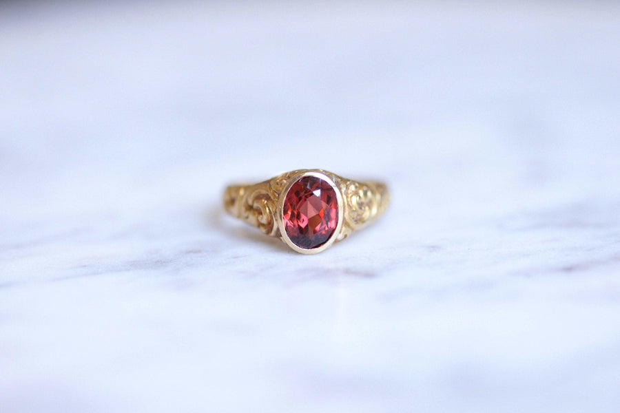 Bague chevalière ancienne en or et grenat - Galerie Pénélope