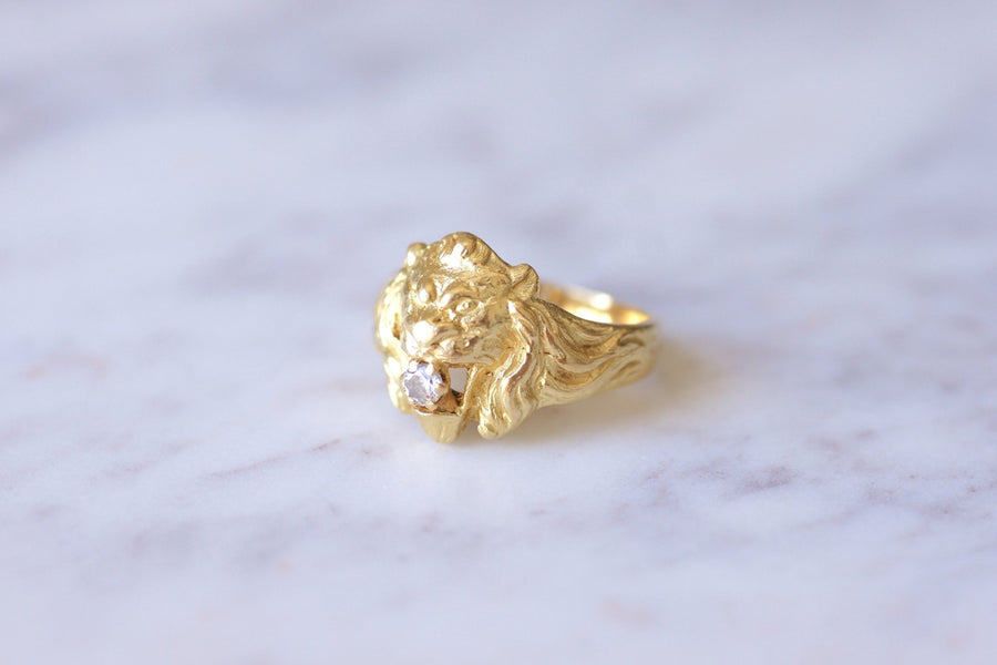 Bague chevalière Lion vintage en or jaune et diamant - Galerie Pénélope