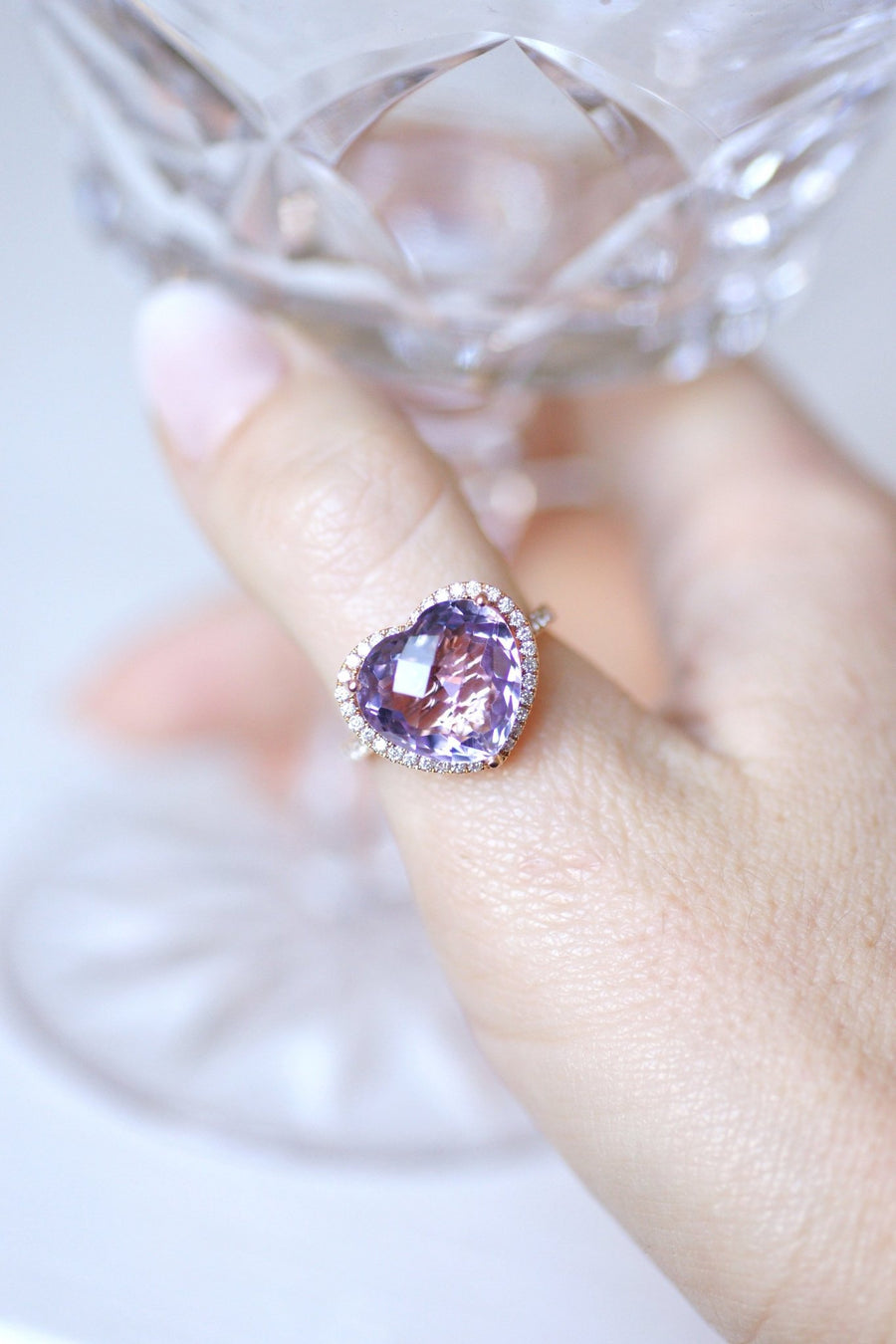 Bague coeur améthyste entourage diamants sur or rose - Galerie Pénélope