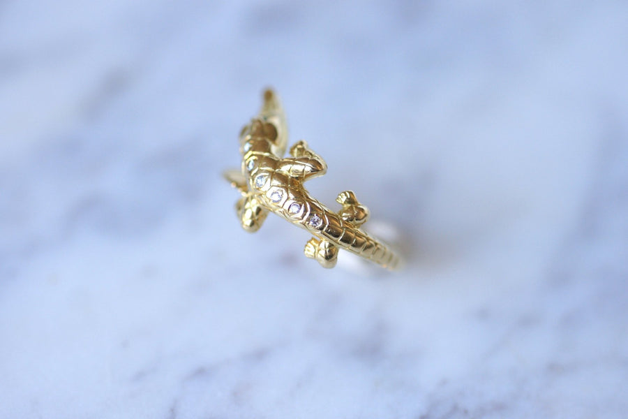 Bague crocodile vintage en or jaune, diamants, et émeraudes - Galerie Pénélope