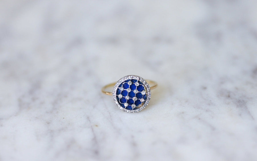 Bague damier, émail et diamants sur or et platine - Galerie Pénélope