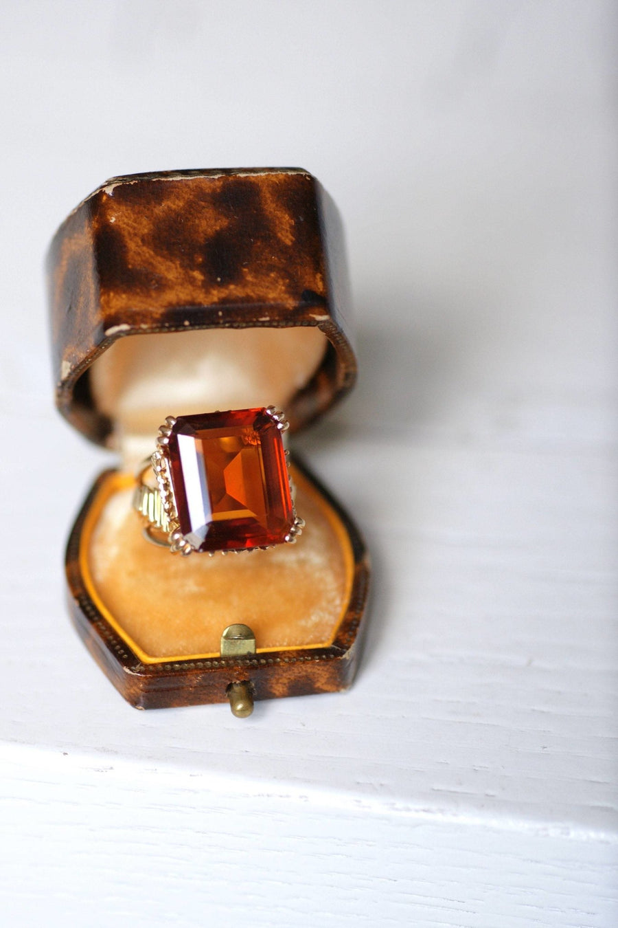 Bague de cocktail saphir synthétique - Galerie Pénélope