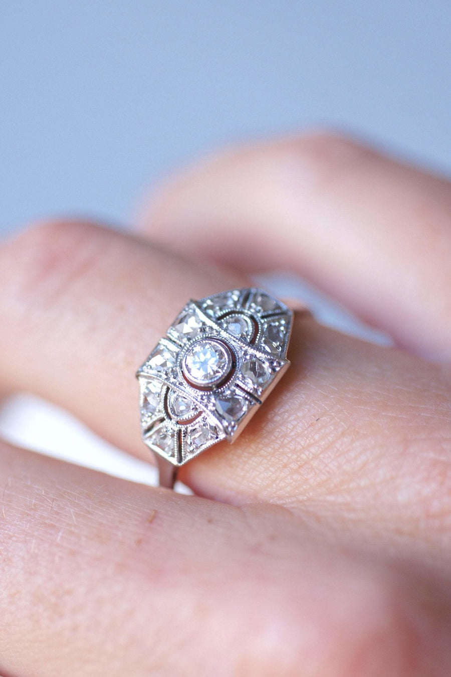 Bague de fiançailles Art Deco platine or blanc et diamants - Galerie Pénélope